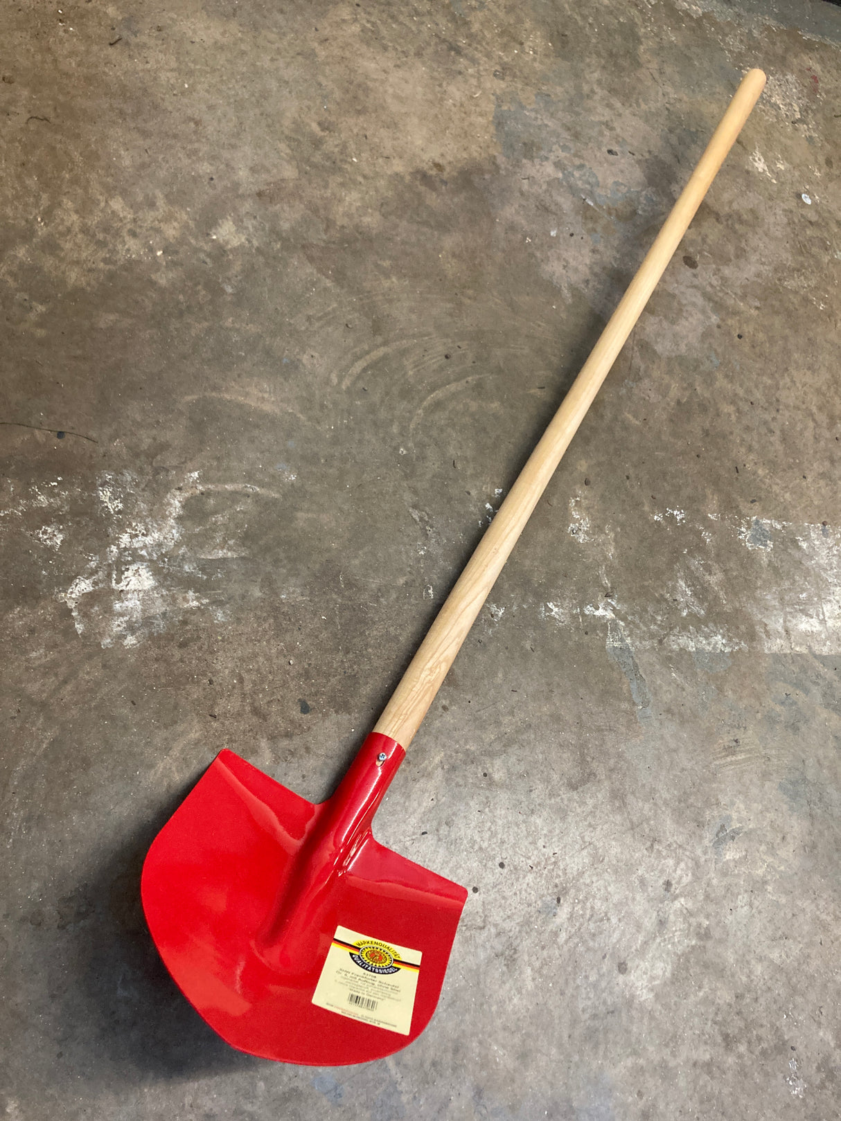 SHW “Scooping” Pointed Shovel
